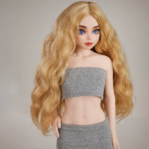 Blonde longue ondulée