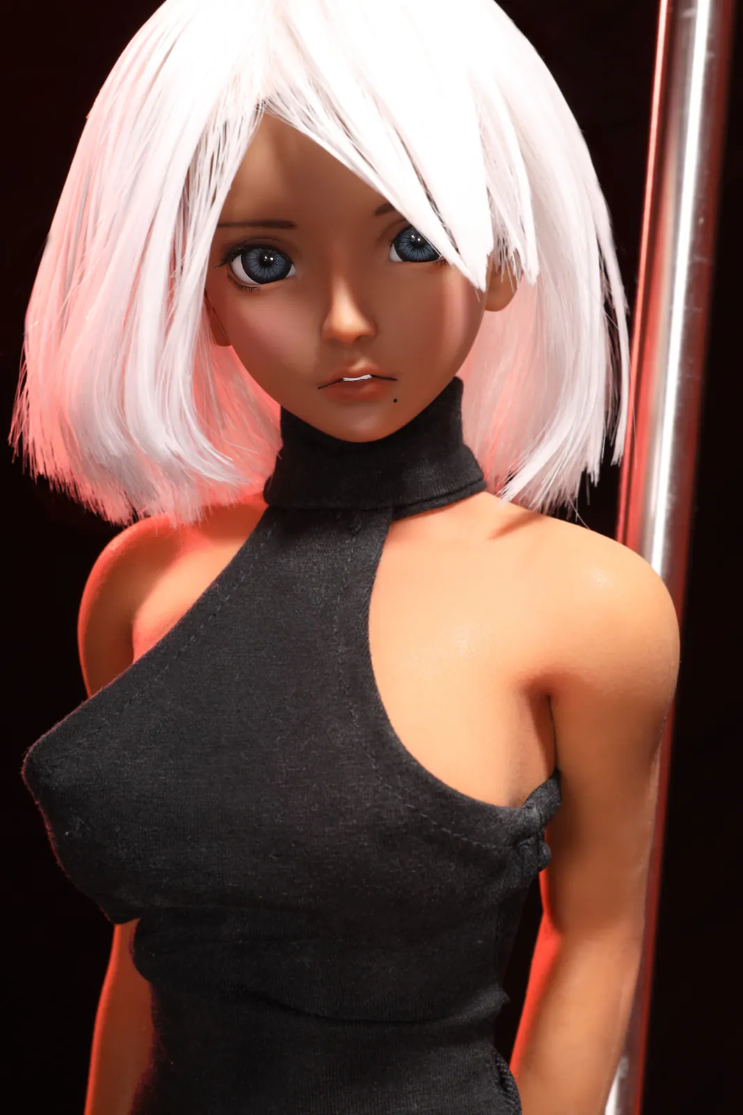 J60 Shirley Suntan mini doll view 3