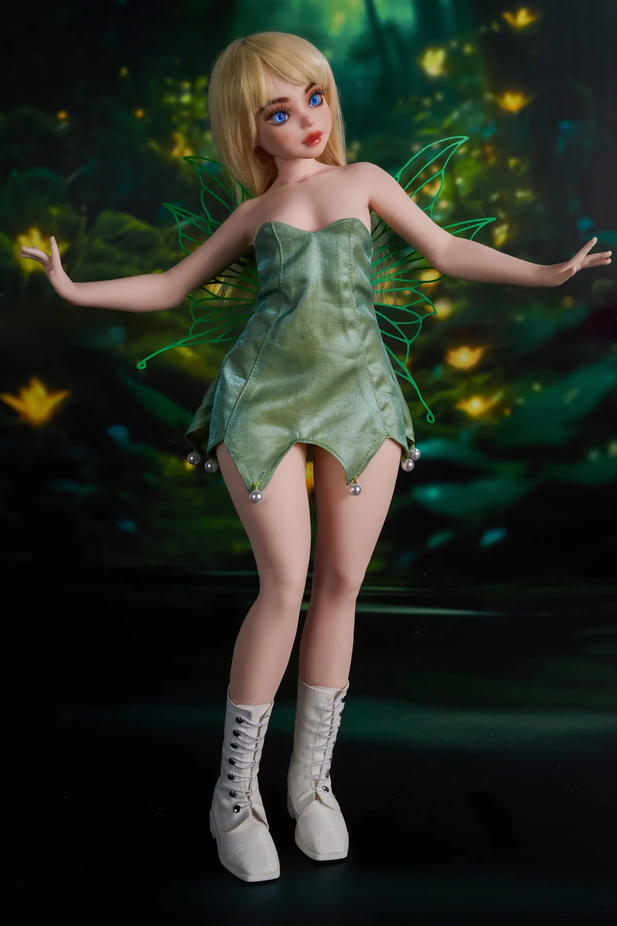 Si60cm XS Holly Cinnamon silicone doll view 3